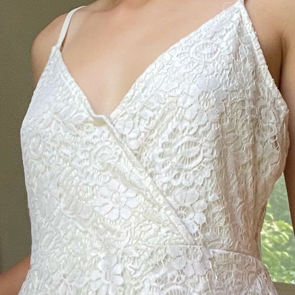 Lace Dress - Picture 3 of 4